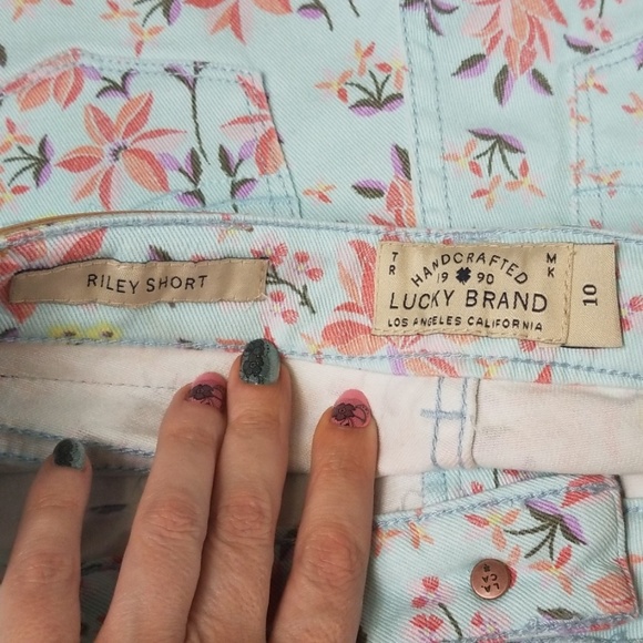 Kid's Lucky Brand floral print denim Riley Shorts - Picture 6 of 7